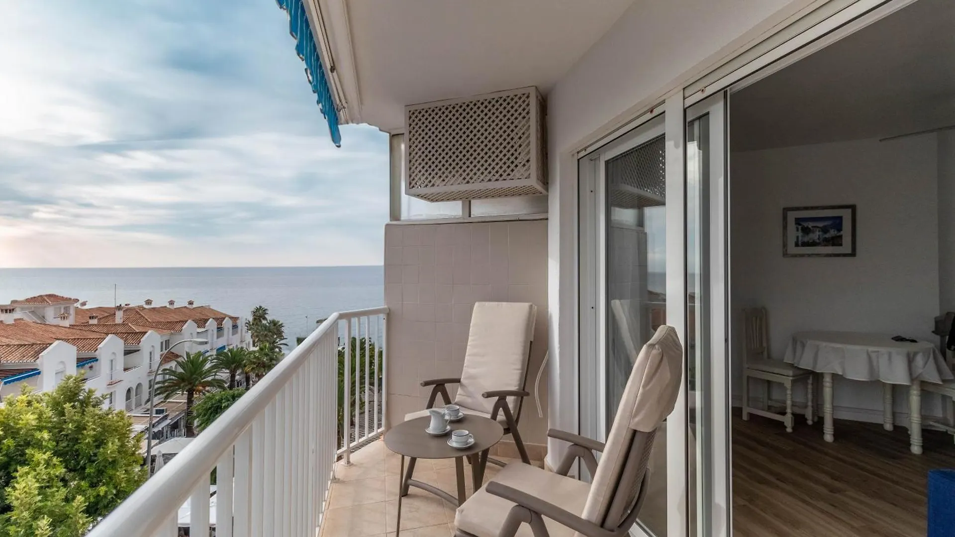 Apartment Rentitspain Descanso Y Confort Frente Al Mar Mediterraneo Nerja Spain